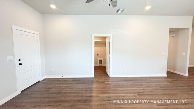 Foto del edificio - 2156 Kokomo Ave