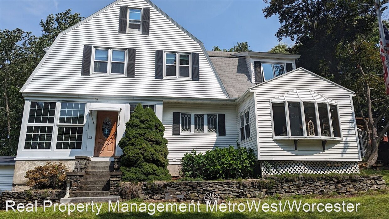 Primary Photo - 4 br, 2.5 bath House - 12 Oak Street Terrace