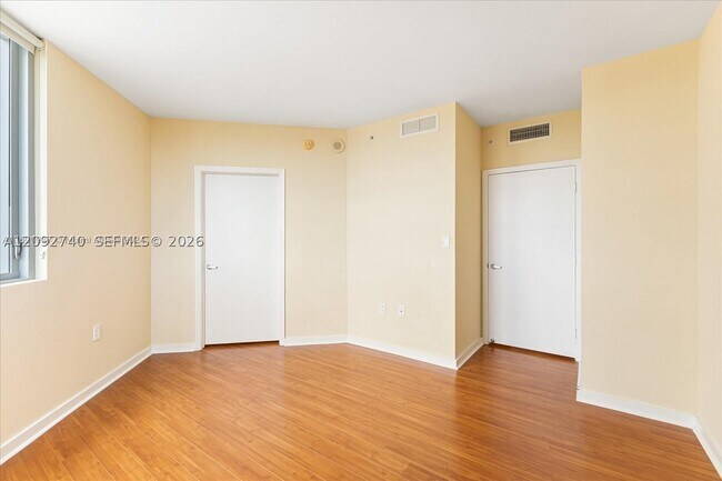 Foto del edificio - 9055 SW 73rd Ct