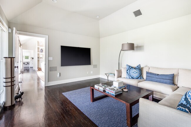 Foto del edificio - 31 Millfarm Ln