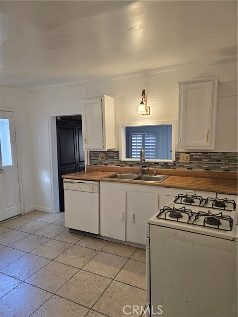 Foto del edificio - 22903 Laurel