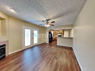 Foto del edificio - 3558 High Creek Dr