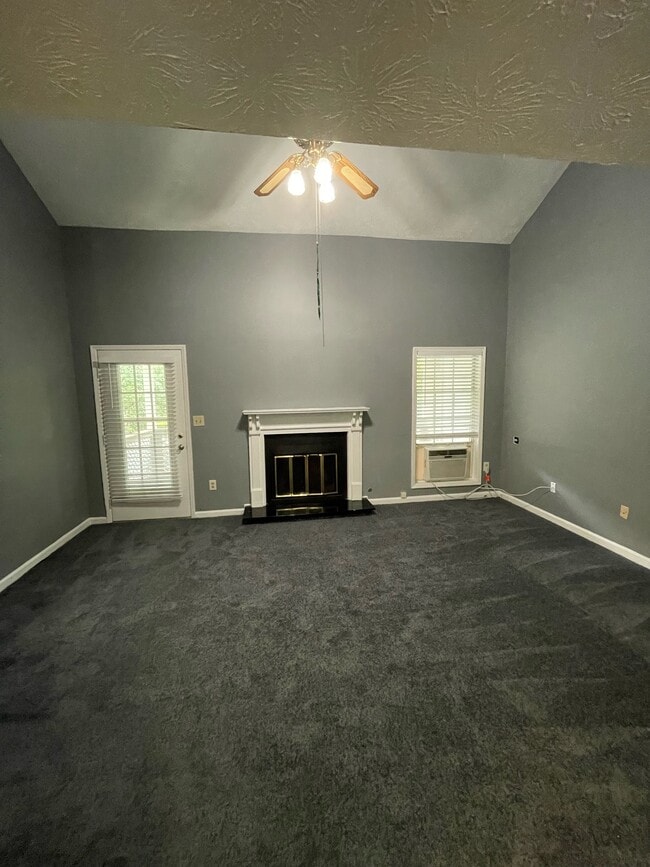 Building Photo - 1652 Northridge Dr