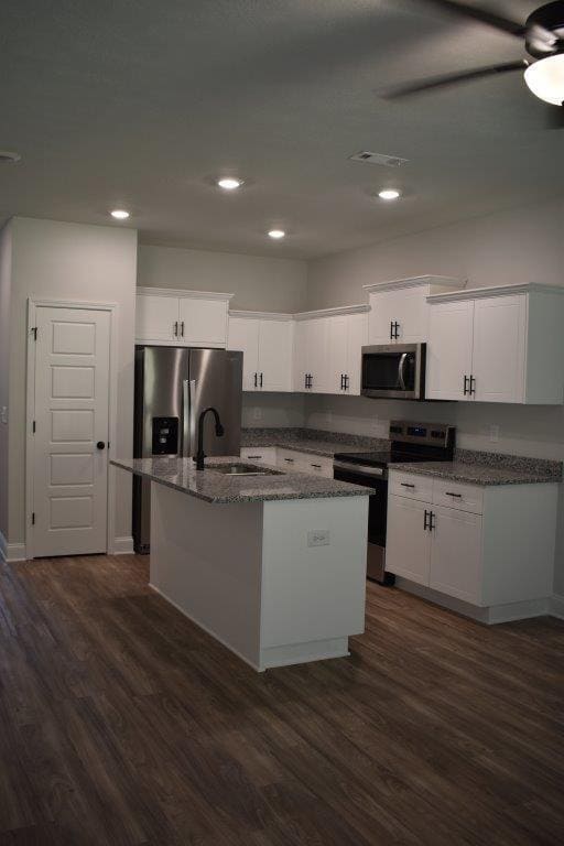 Foto del edificio - 4109 Taylor Pond Rd