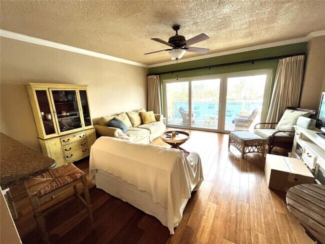 Building Photo - 880 Mandalay Ave