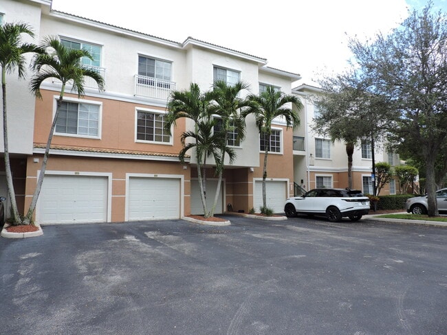 Building Photo - 7305 Myrtlewood Cir W
