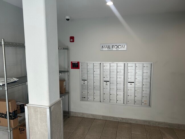 Foto del edificio - 2 Leverington Ave