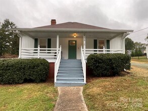 Building Photo - 516 W 7th St Building Photo - 516 W 7th St