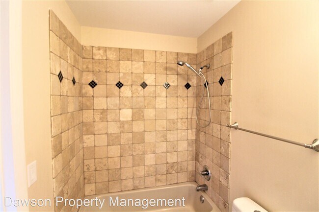 Foto del edificio - 2 br, 2 bath House - 4809-E Spring Lake Drive