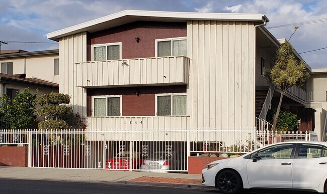 Building Photo - 1644 Colby Ave