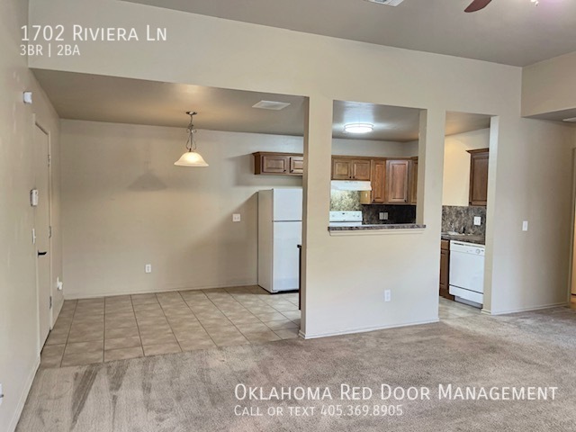 Building Photo - 1702 Riviera Ln