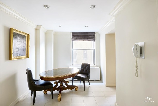 Building Photo - 944 Park Ave