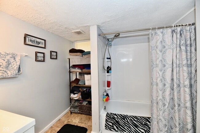 Foto del edificio - Charming 3-Bedroom Home Near Forest Manor Elementary!