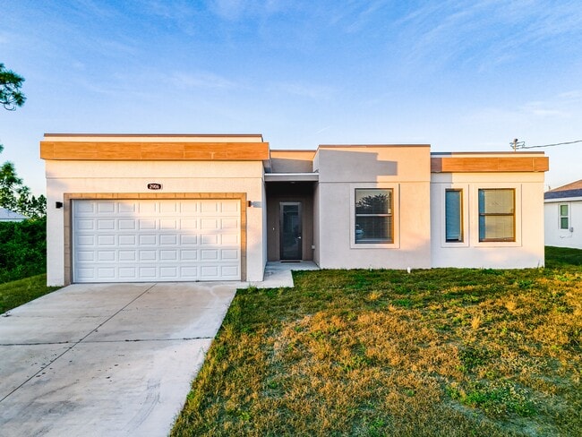 Photo - 2906 65th St W House