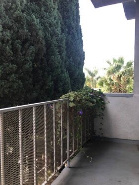 Foto del edificio - 520 N Hayworth Ave