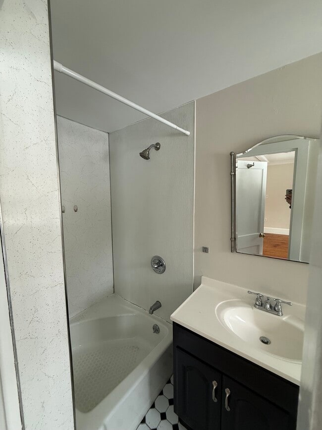 Building Photo - 19 Winter St