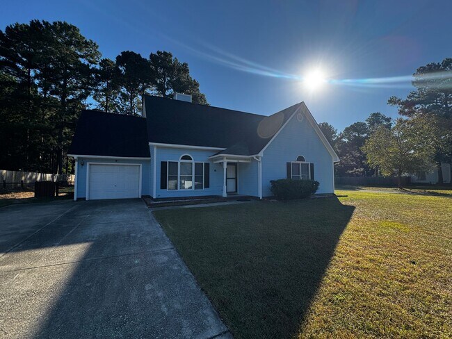 Foto del edificio - Cozy 3 Bedroom 2 Bath Home in Raeford.