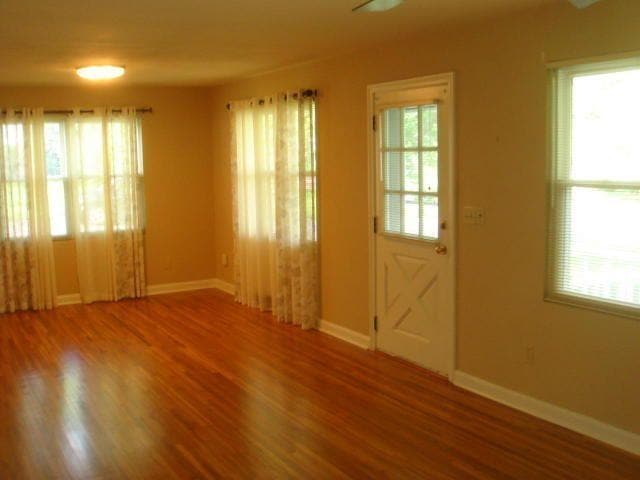Building Photo - 410 Crestland Ave