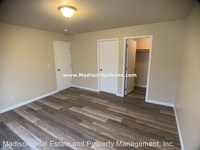 Foto del edificio - 3 br, 2 bath House - 7715 N Maple St.