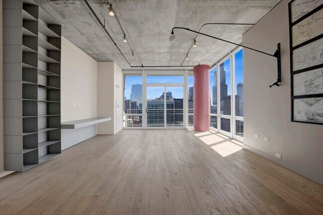 Foto del edificio - 737 W Washington Blvd