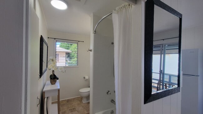 Building Photo - *Charming 1BR/1BA Cottage in the Heart of ...