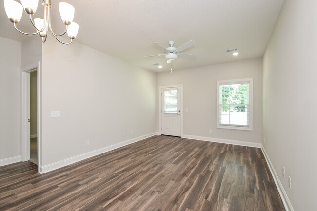 Foto del edificio - 1001 Walker Point Way