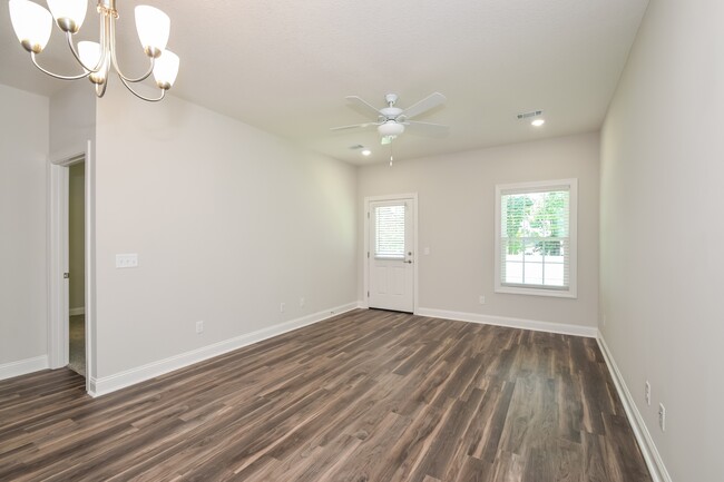 Foto del edificio - 1157 Walker Point Way