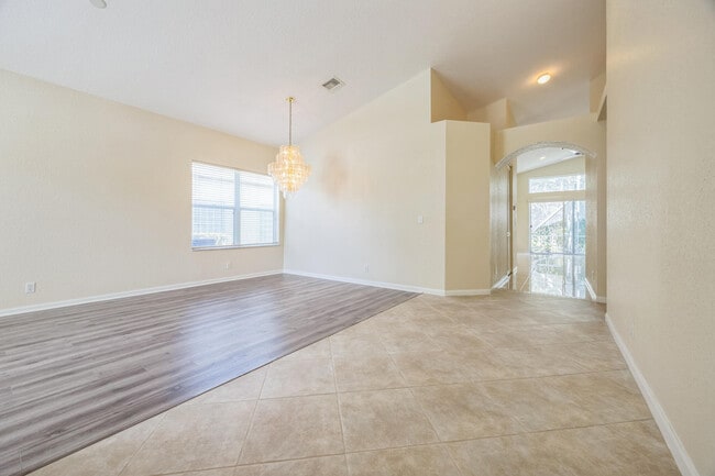 Building Photo - 5780 Saddle Trail Ln