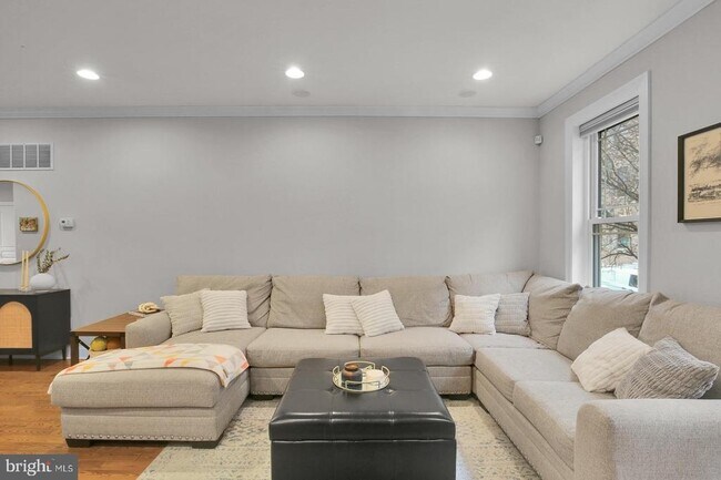 Foto del edificio - 1715 N Howard St