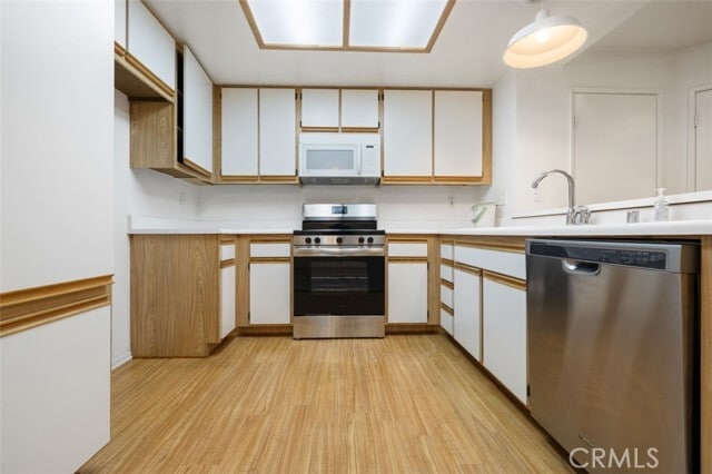 Building Photo - 2800 Keller Dr