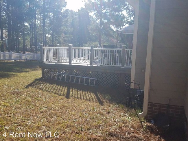 Foto del edificio - 206 Leaning Pine Cir