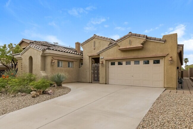 Building Photo - 868 Bussora Rose Dr