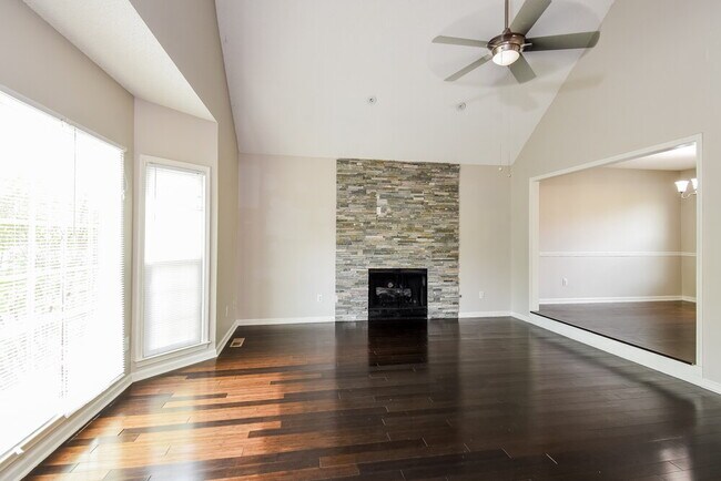 Building Photo - 485 Ivey Ct