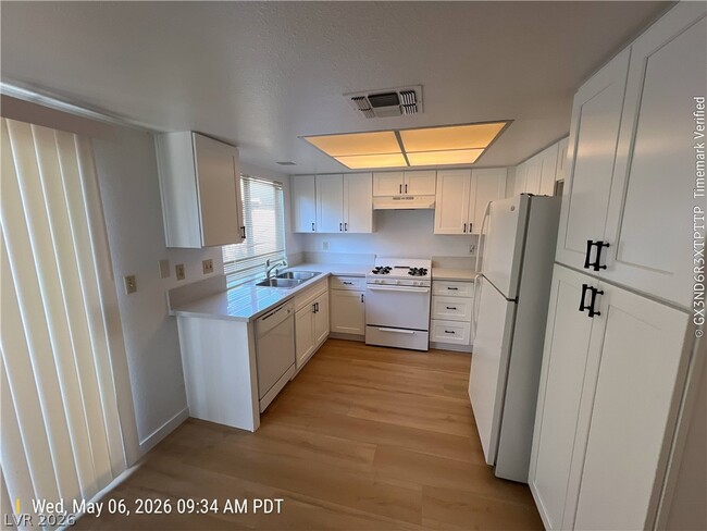 Building Photo - 2513 Lourdes Ave