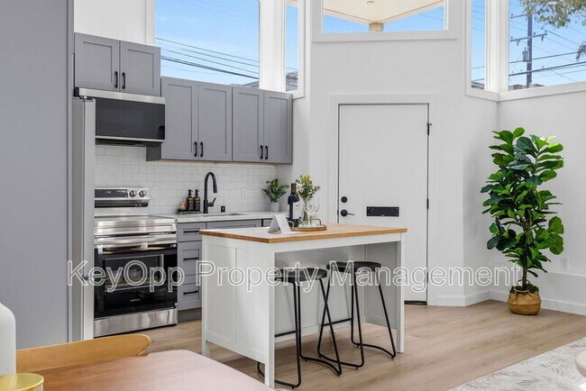 Foto del edificio - 2730 23rd St