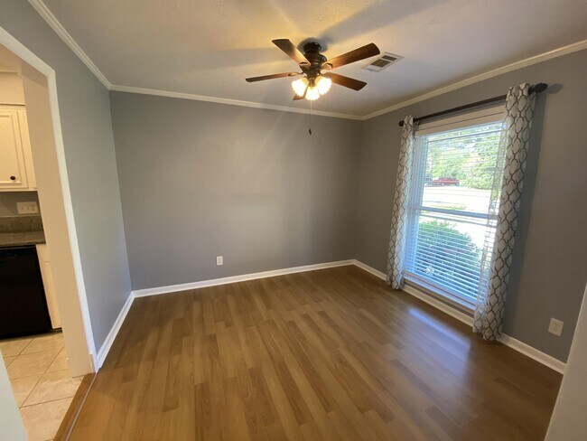 Building Photo - 3019 Apache Dr