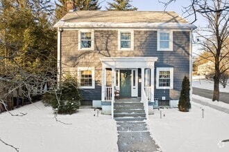 Building Photo - 13 Chapin St