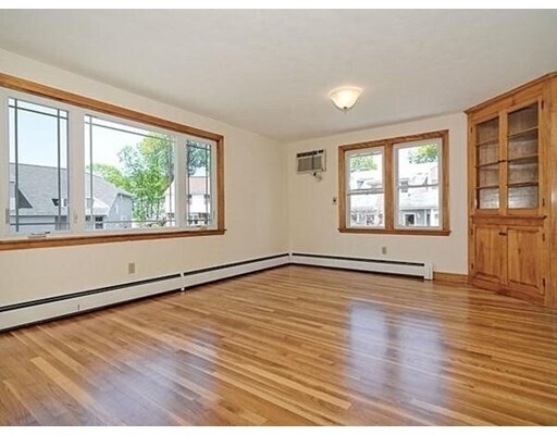 Foto del edificio - 81 Hawthorne St