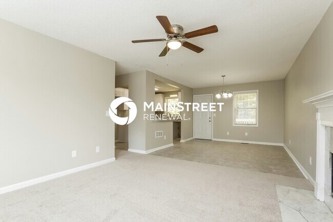 Foto del edificio - 3 Bedroom Pet-Friendly Home in Dallas, GA with Main Street Renewal