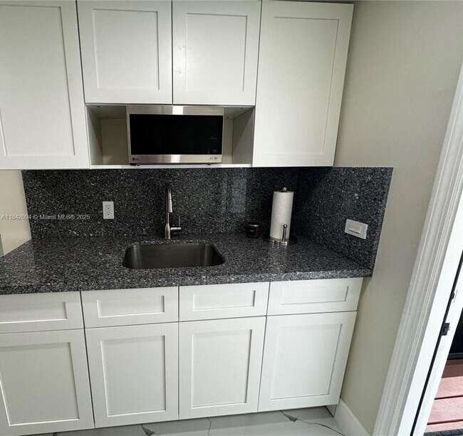 Foto del edificio - 7711 SW 19th St