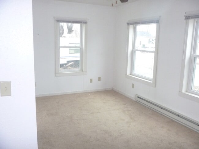 Building Photo - 1213 Manson *PETS OK*