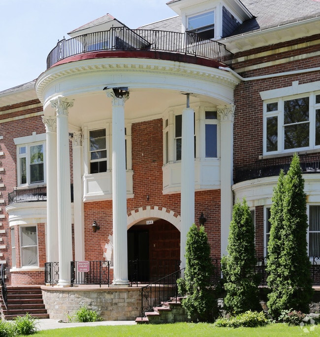 Building Photo - 644 Madison Ave