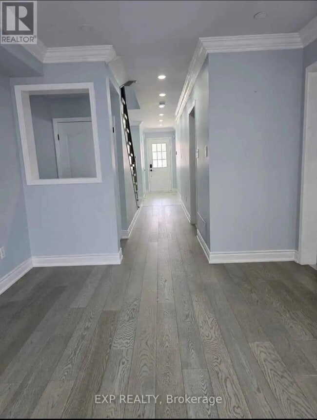 Building Photo - 6399 Spinnaker Cir