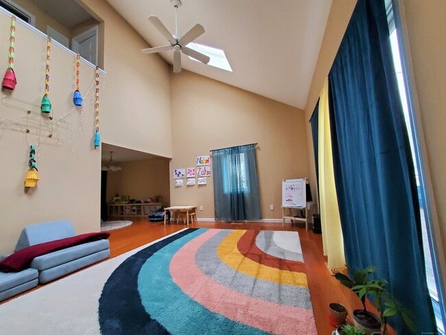 Foto del edificio - 360 Stevenson Rd
