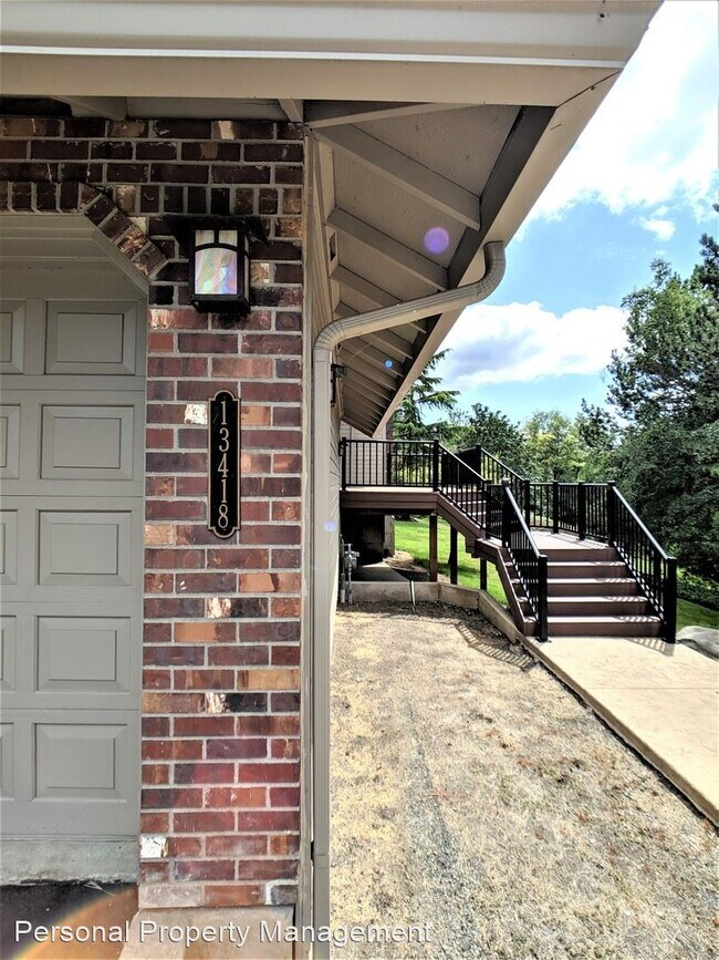 Building Photo - 4 br, 3 bath House - 13418 SE Silver Circle
