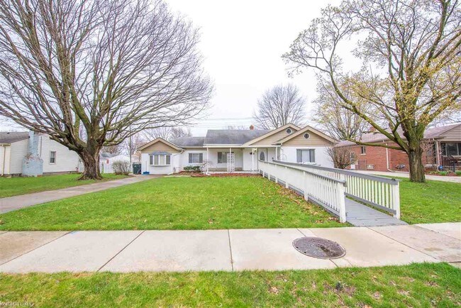 Building Photo - 20840 Sunnydale St