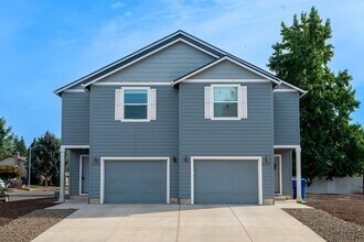 Building Photo - 4846-4850 Heathwood St NE