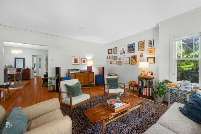 Foto del edificio - 5736 N Virginia Ave