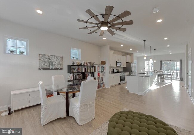 Foto del edificio - 23856 Myrtle Glen Way