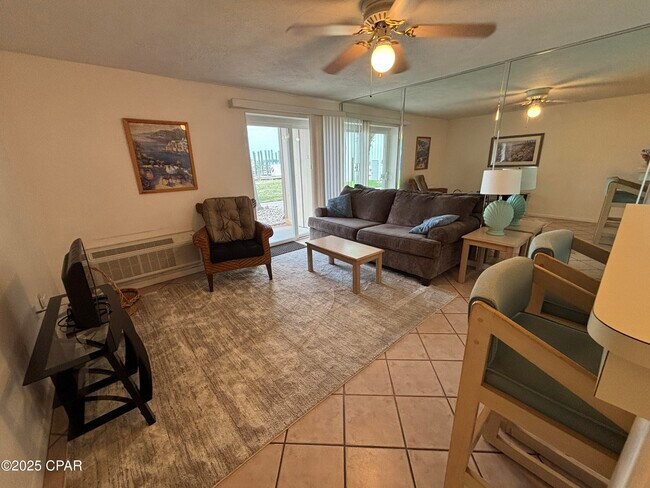 Foto del edificio - 5505 Sun Harbor Rd